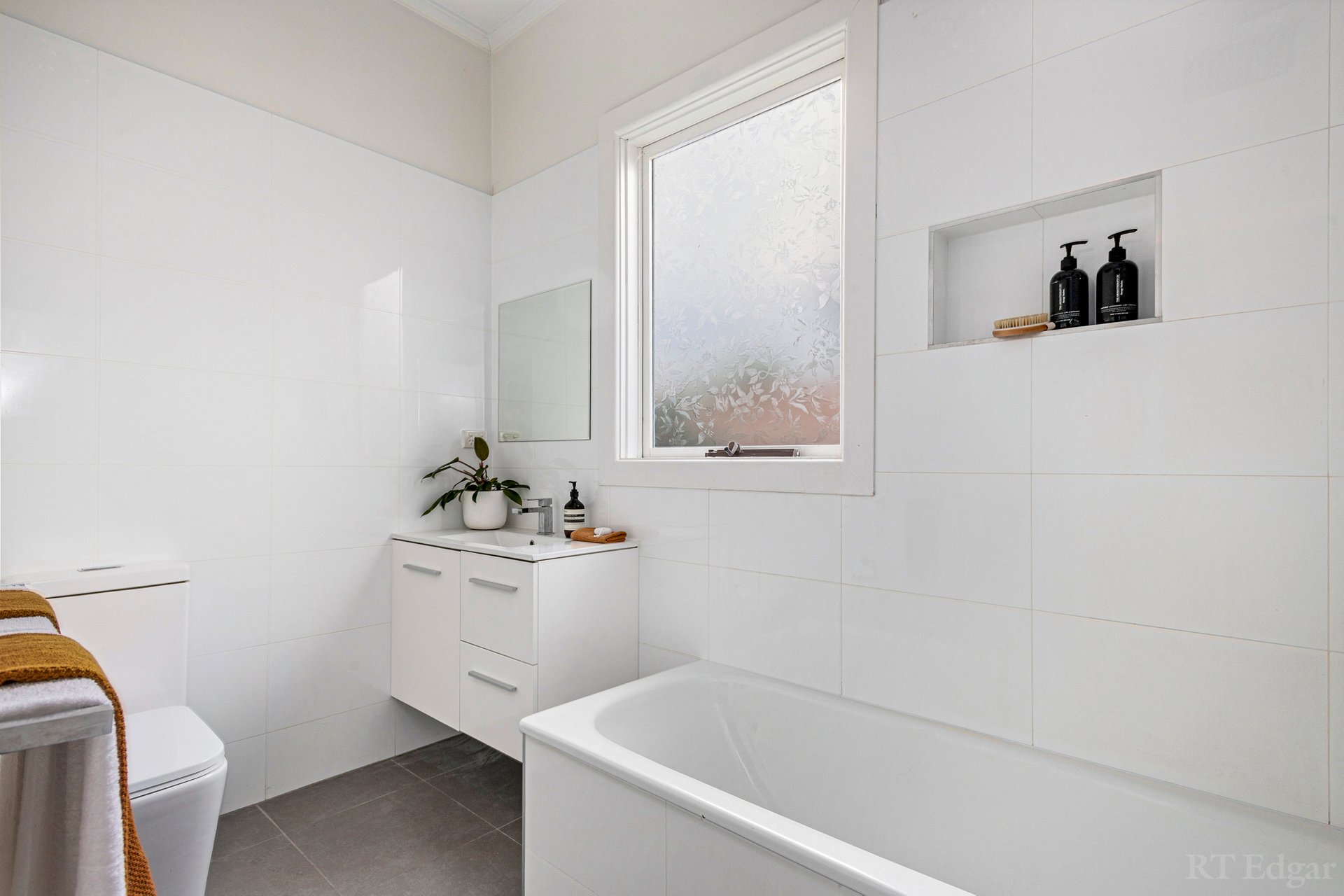 Property Gallery Thumbnail 9