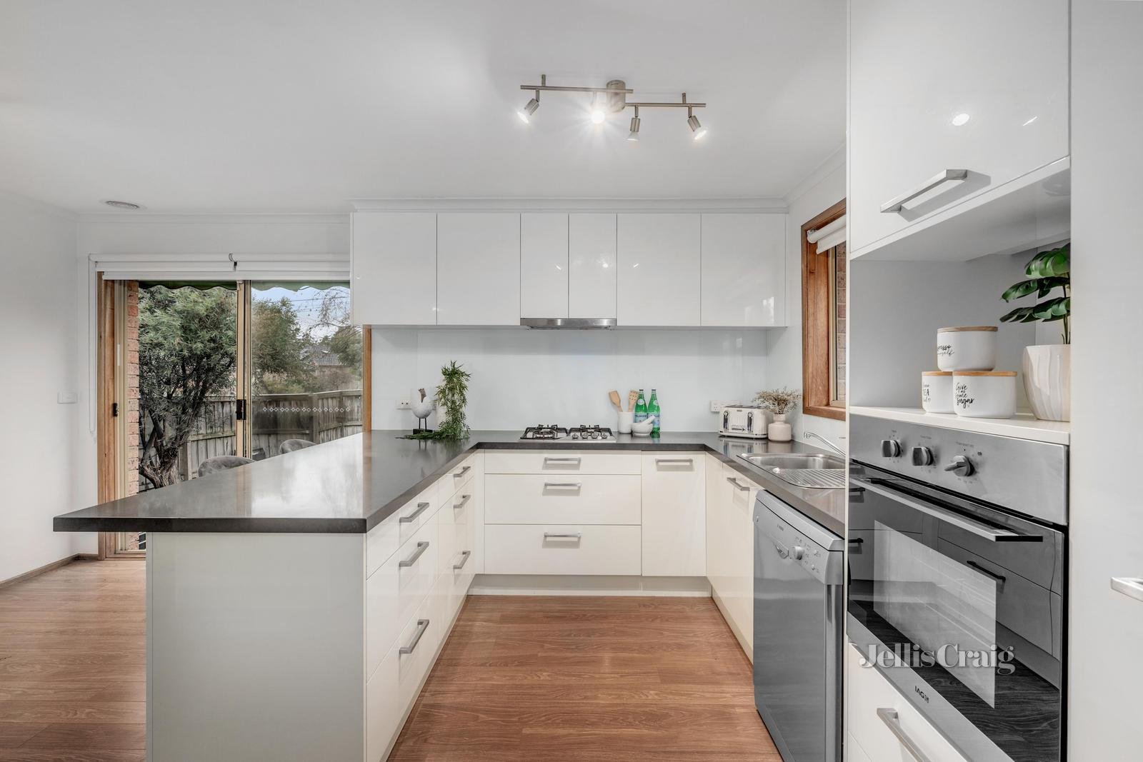 1/34 Hedge End Road, Nunawading image 4