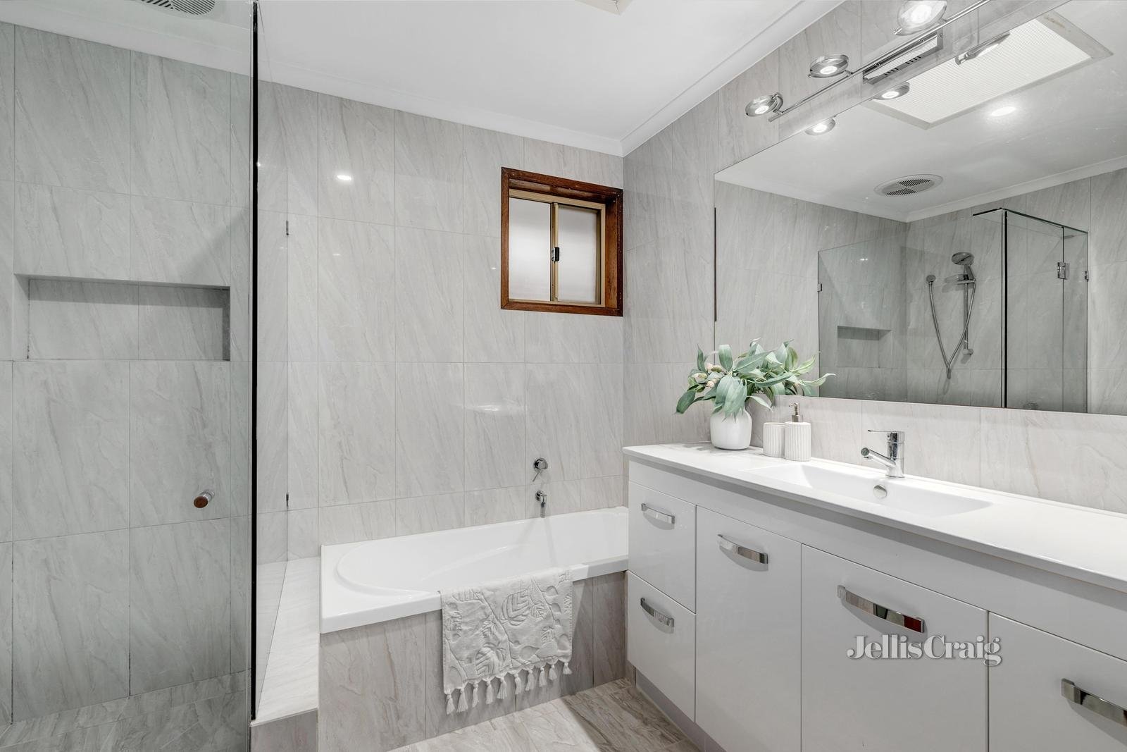 1/34 Hedge End Road, Nunawading image 7