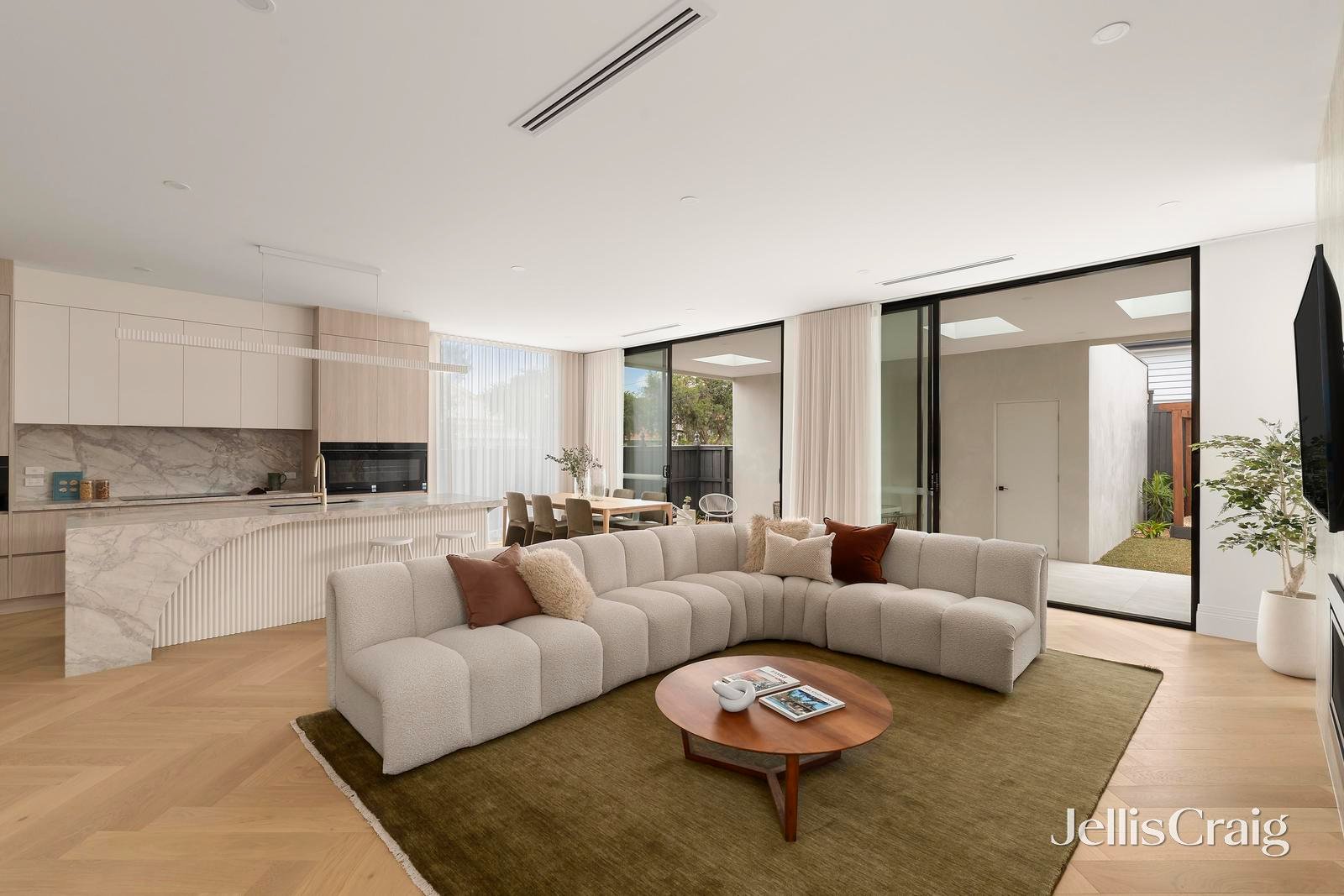 134 Holmes Road, Moonee Ponds image 2