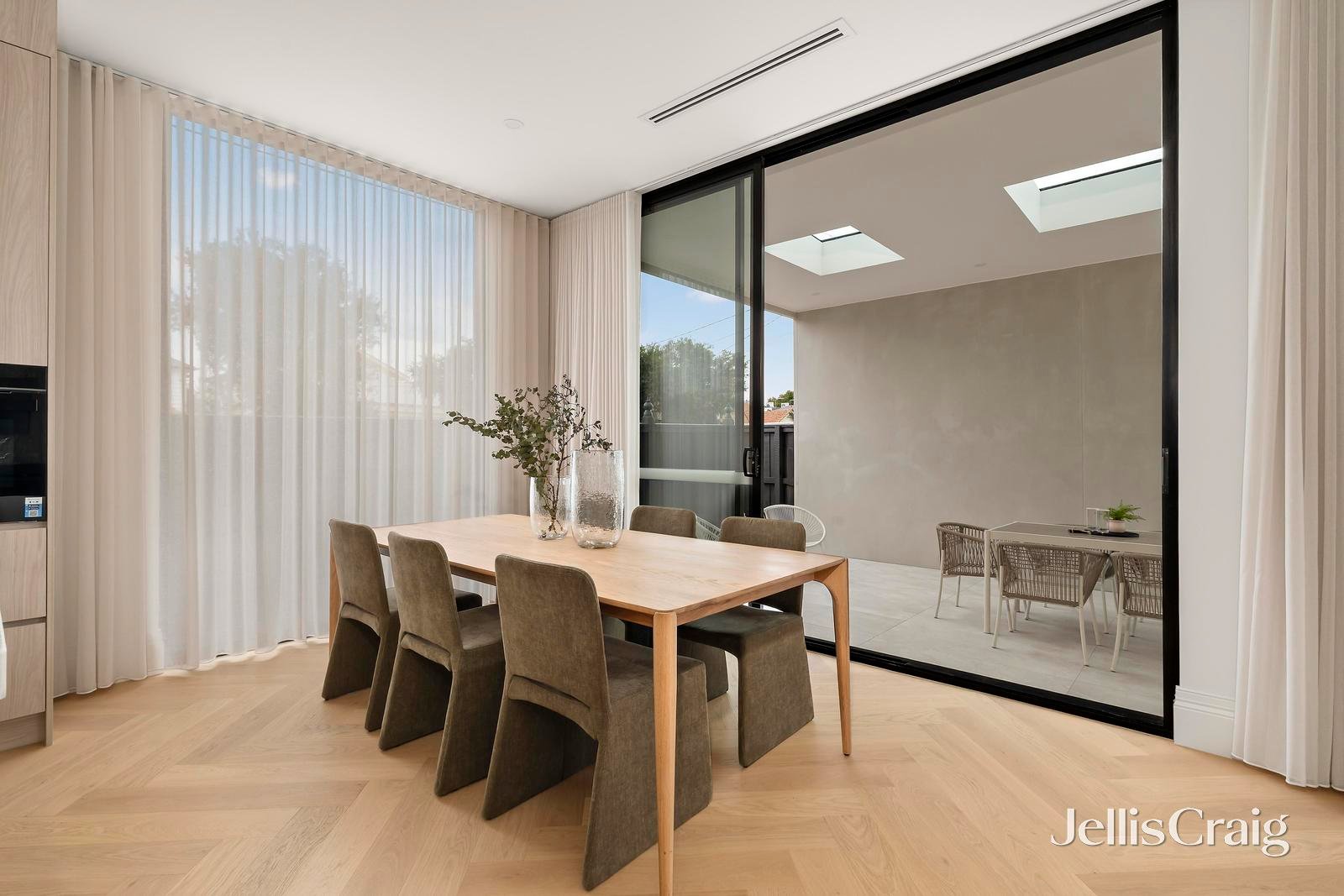 134 Holmes Road, Moonee Ponds image 6