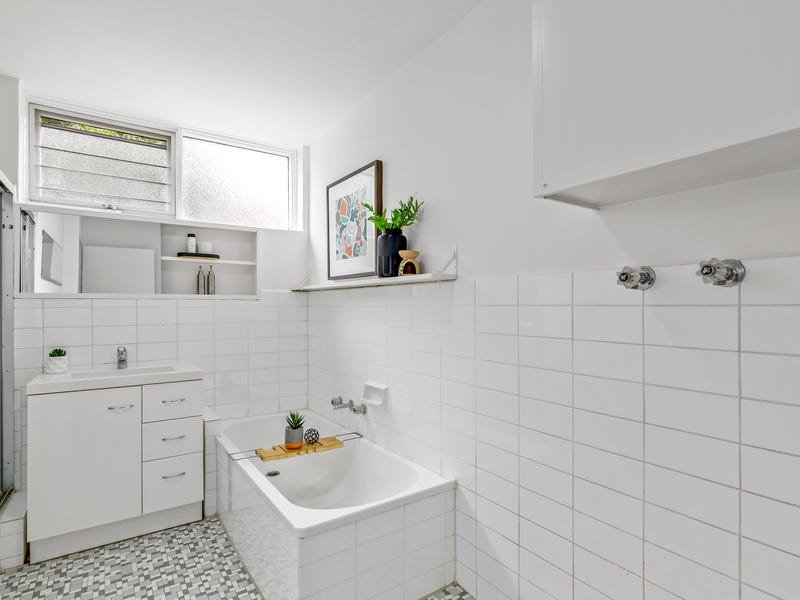 Property Gallery Thumbnail 6