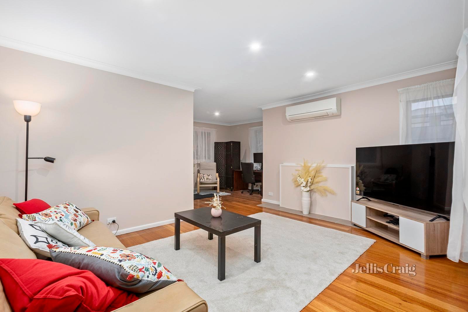 134 Mahoneys Road, Forest Hill image 2
