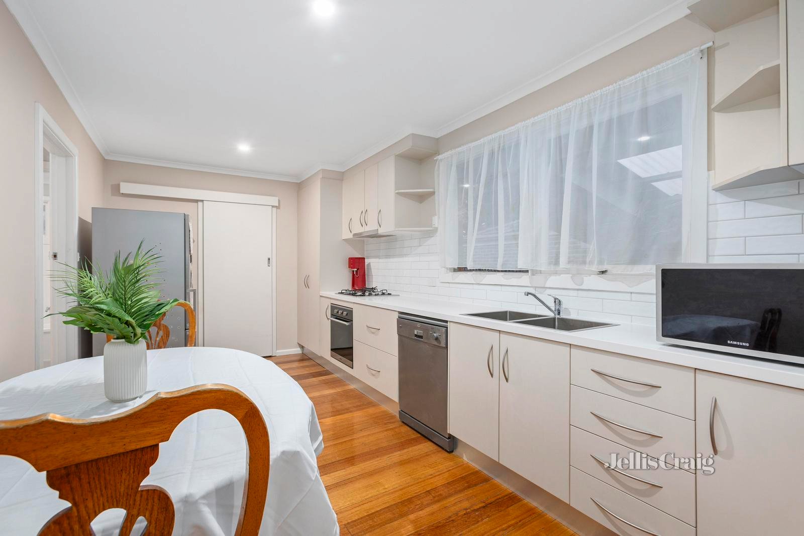 134 Mahoneys Road, Forest Hill image 5