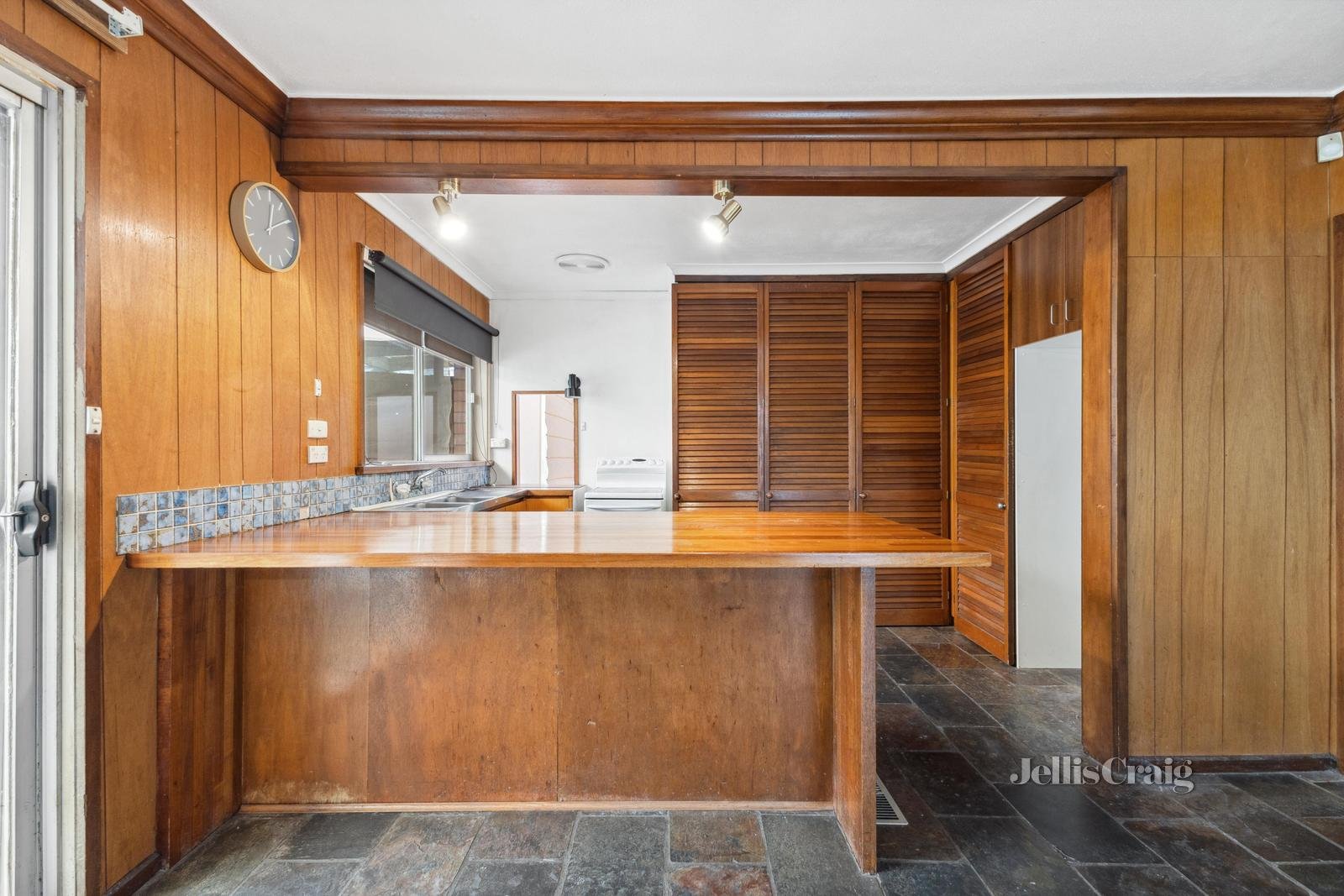 1/34 Sampson Drive, Mount Waverley image 3