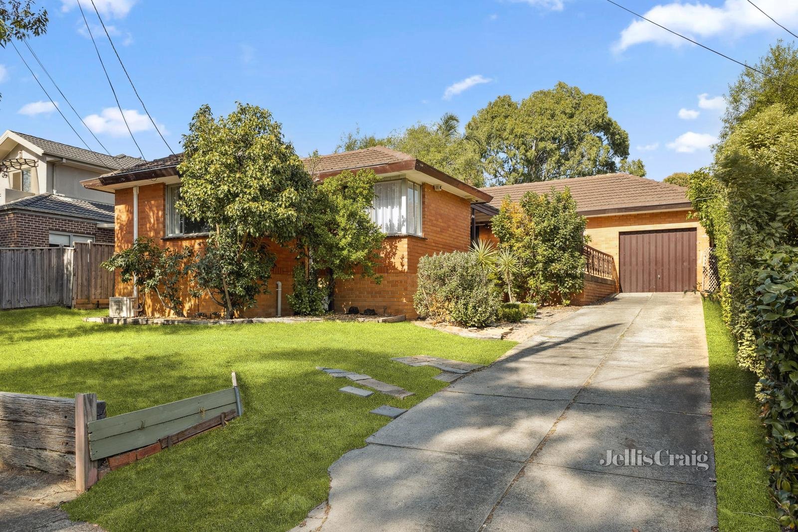 1/34 Sampson Drive, Mount Waverley image 1