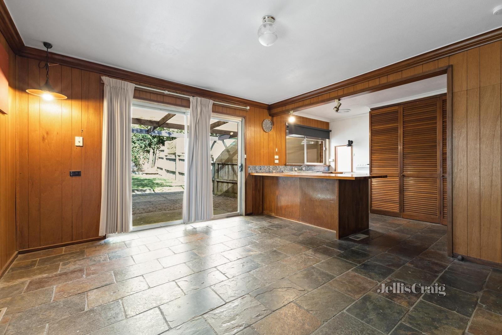 1/34 Sampson Drive, Mount Waverley image 4
