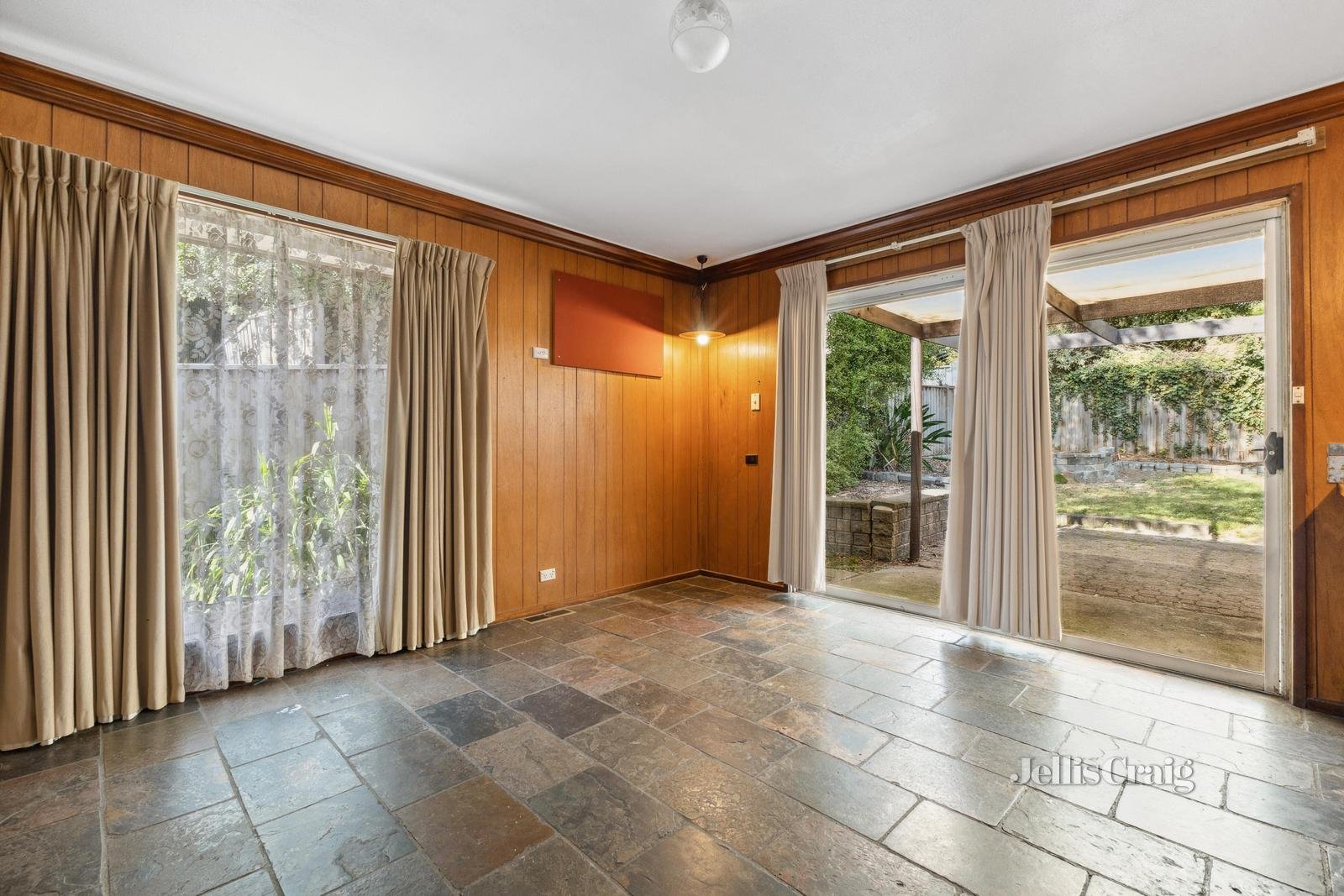 1/34 Sampson Drive, Mount Waverley image 6