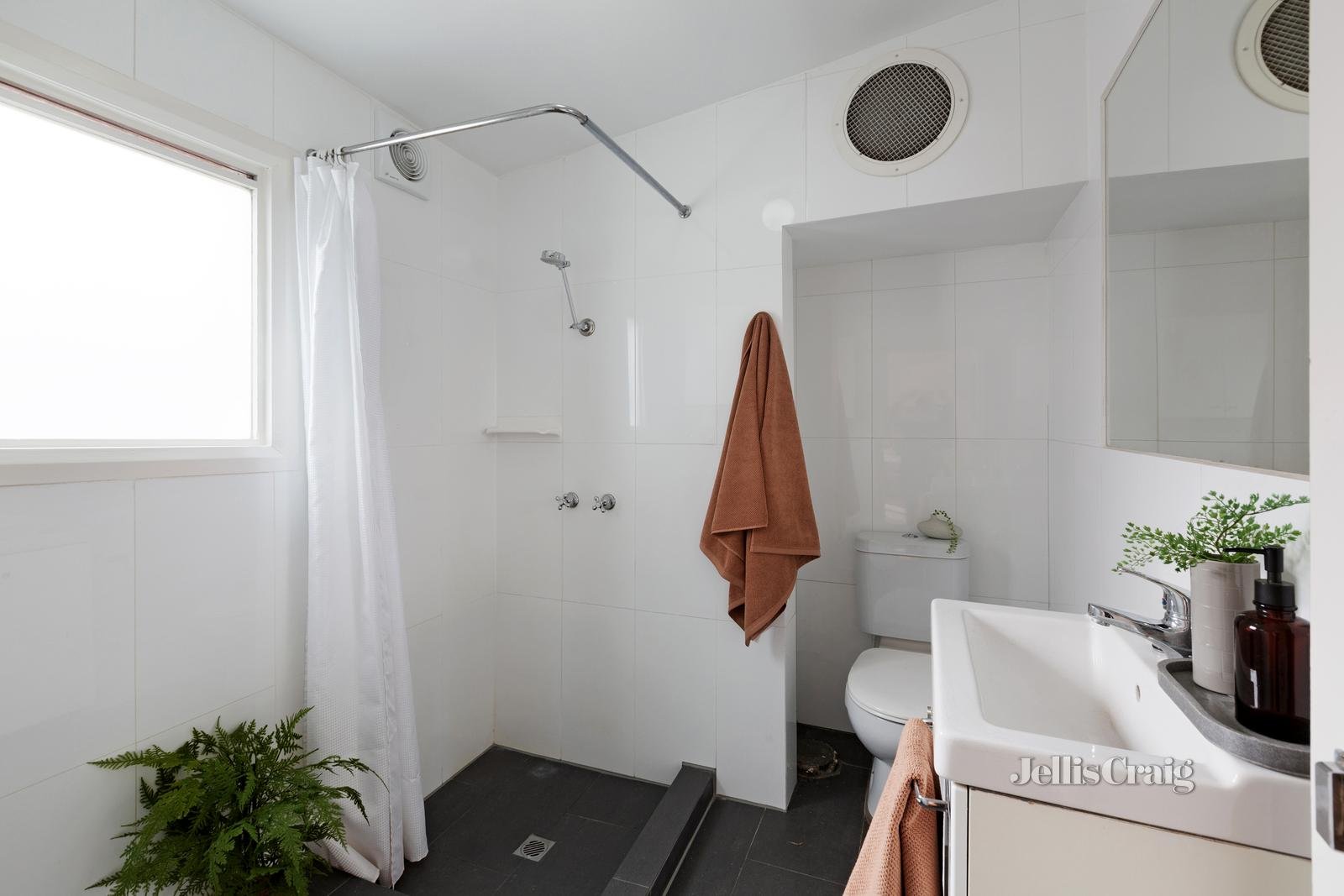 134 Surrey Road North, South Yarra image 7