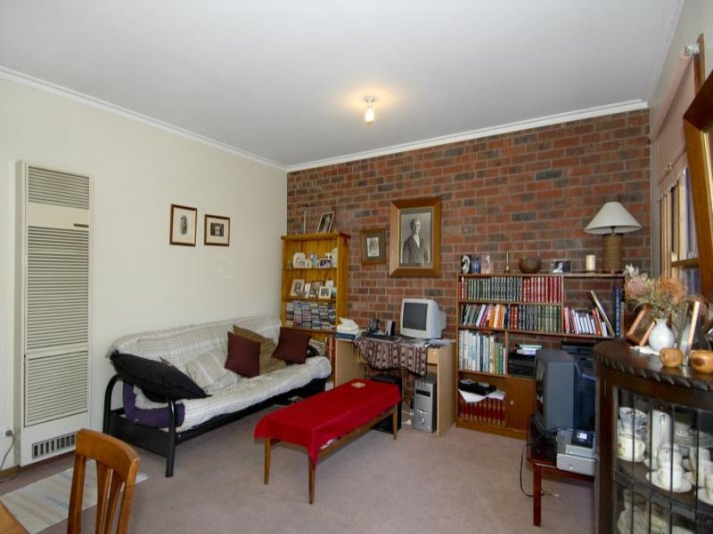 1/34 Villamanta Street, Geelong West image 2