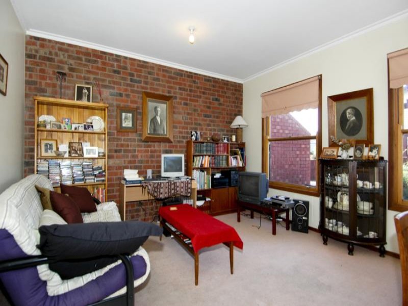 1/34 Villamanta Street, Geelong West image 3