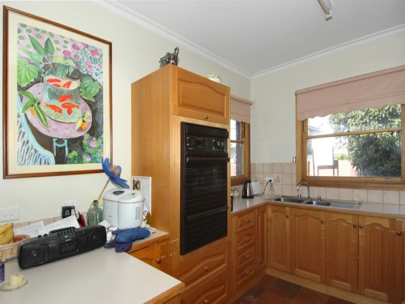 1/34 Villamanta Street, Geelong West image 4