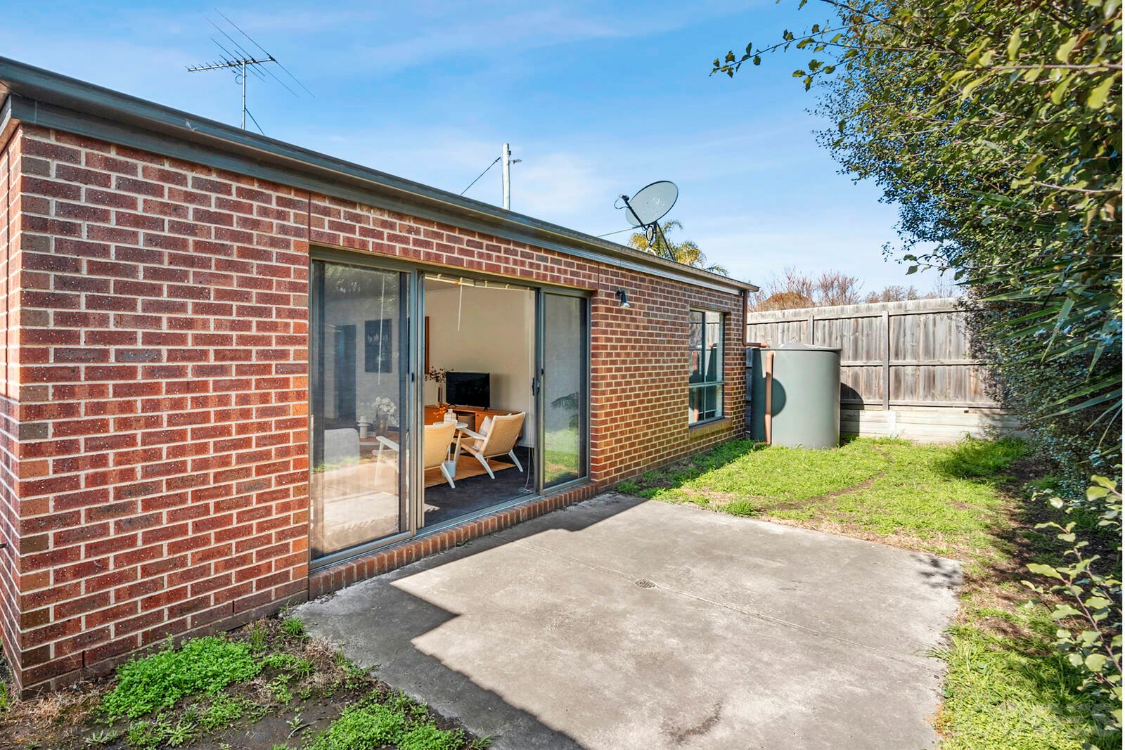 1 / 34 Weeroona Avenue Hamlyn Heights