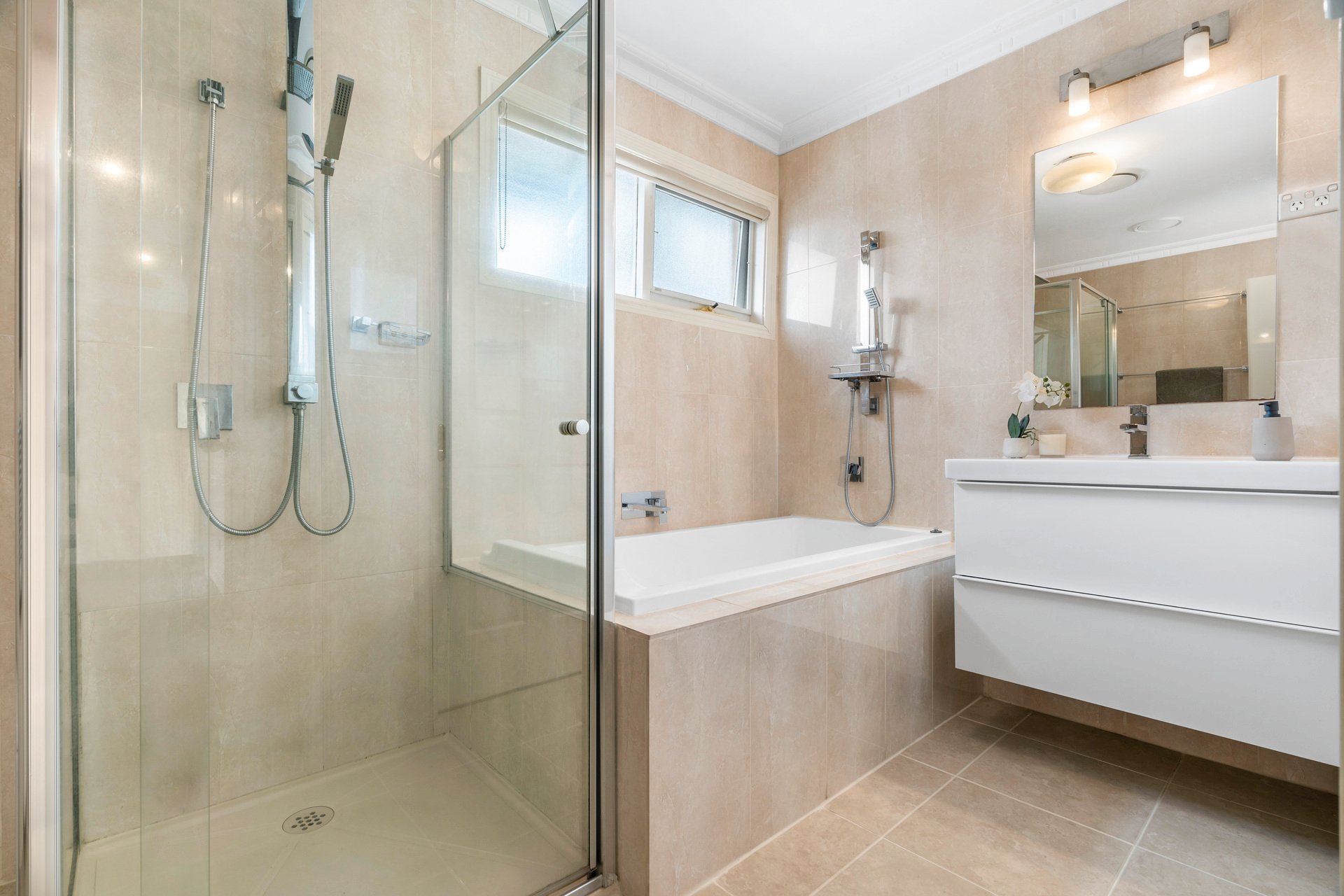 Property Gallery Thumbnail 9