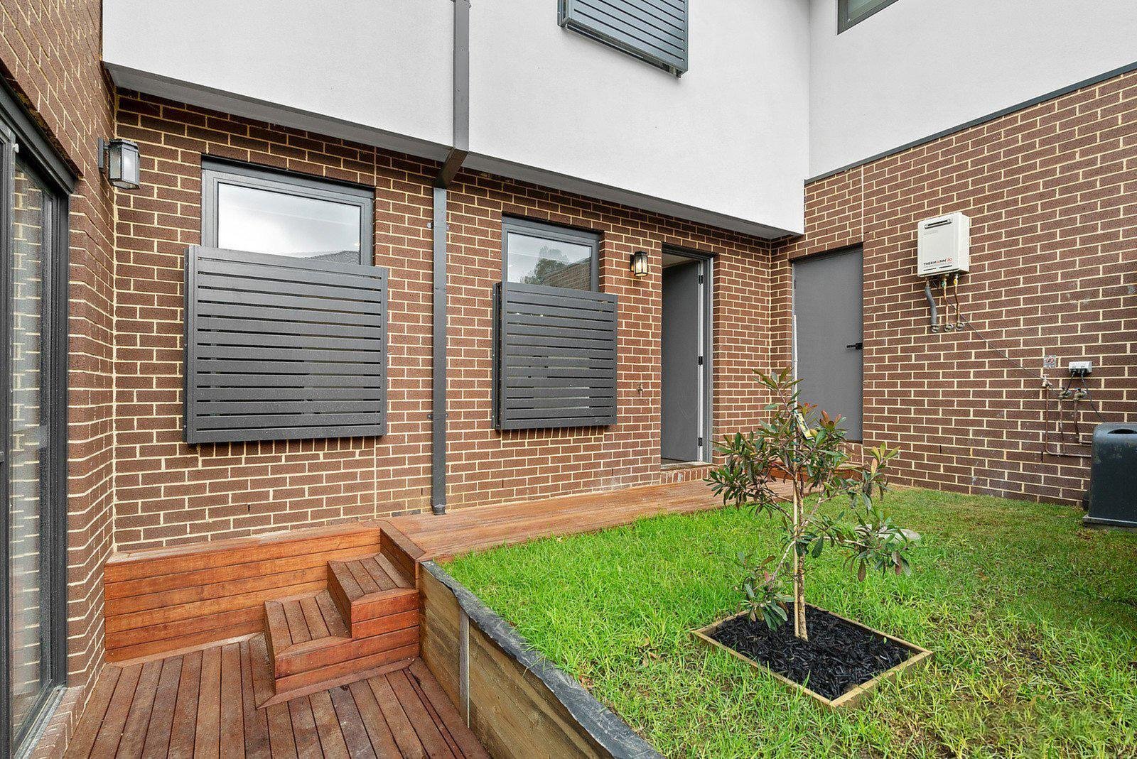 1/341 Elgar Road, Surrey Hills image 7