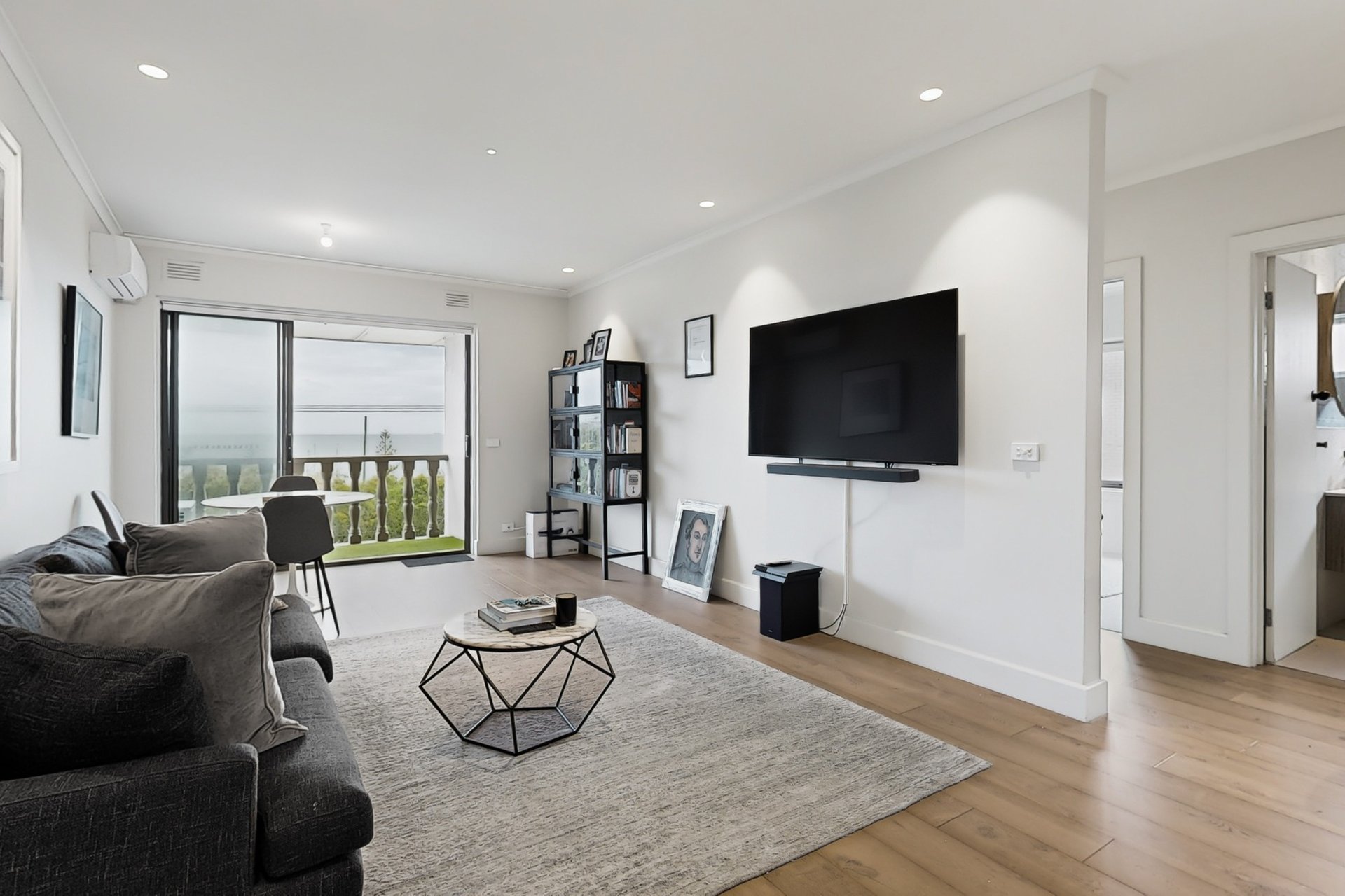 13/45A Ormond Esplanade, Elwood image 4