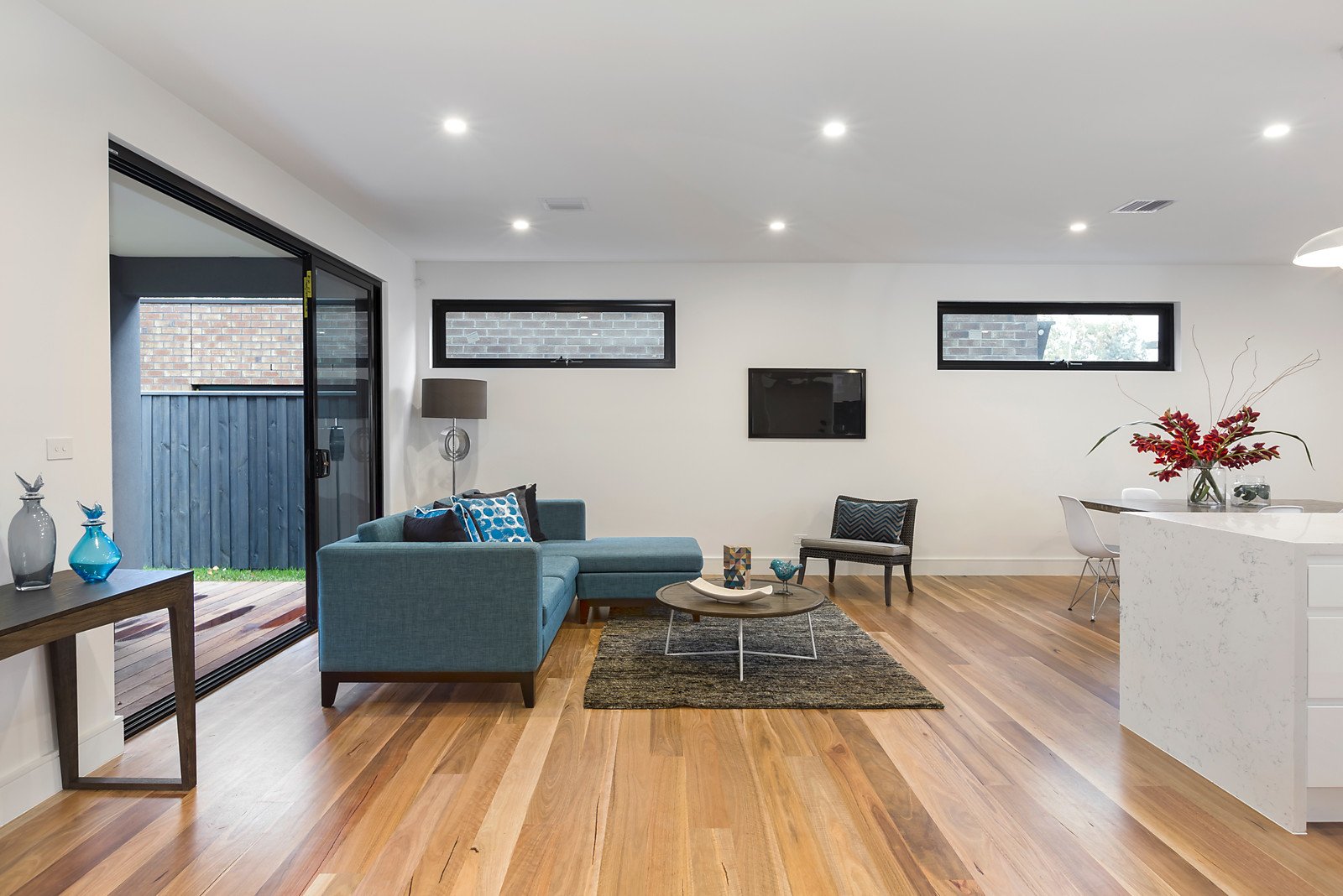 1/347 Union Road, Balwyn image 2