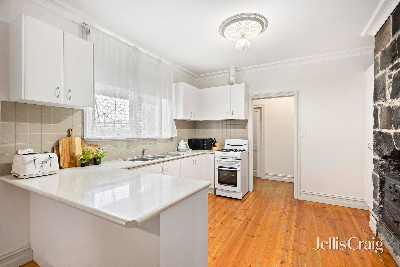 135-137 Douglas Parade, Williamstown image 4