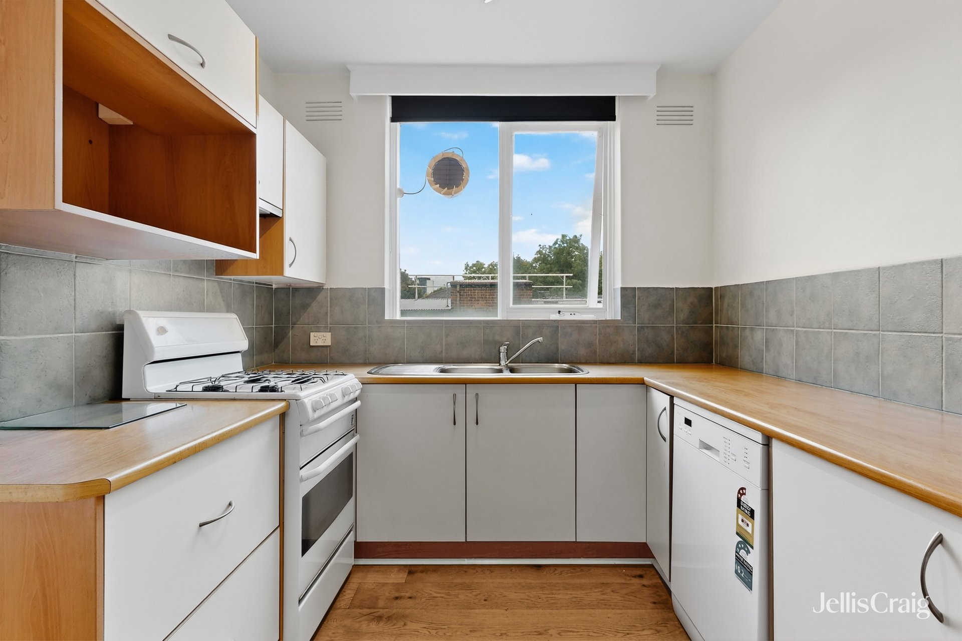13/5-7 Mooltan Street, Travancore image 1