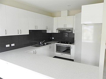 1/35 Angus Drive, Glen&nbsp;Waverley image 2