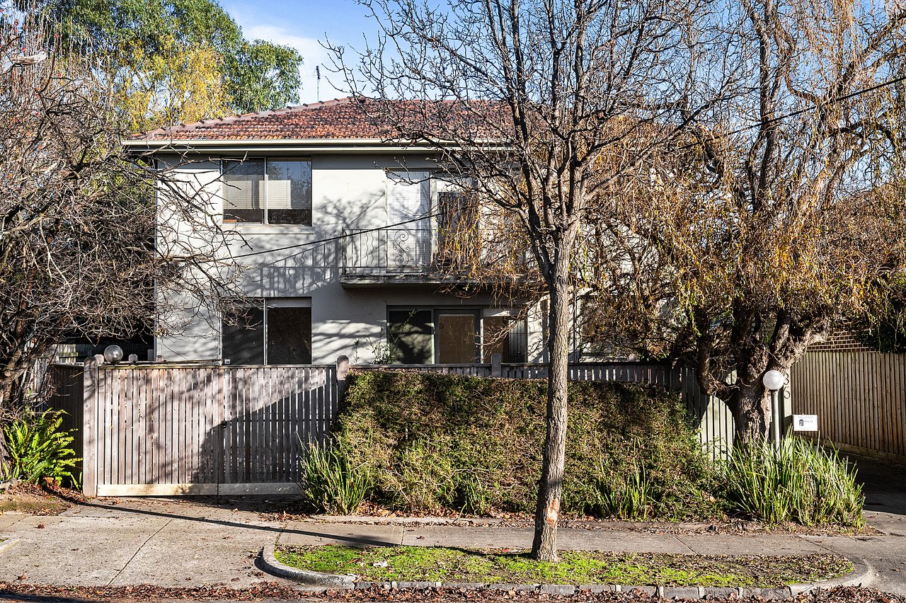 1/35 Hartington Street, Kew image 1