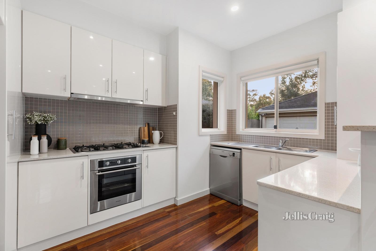 1/35 Jubilee Street, Mount Waverley image 3