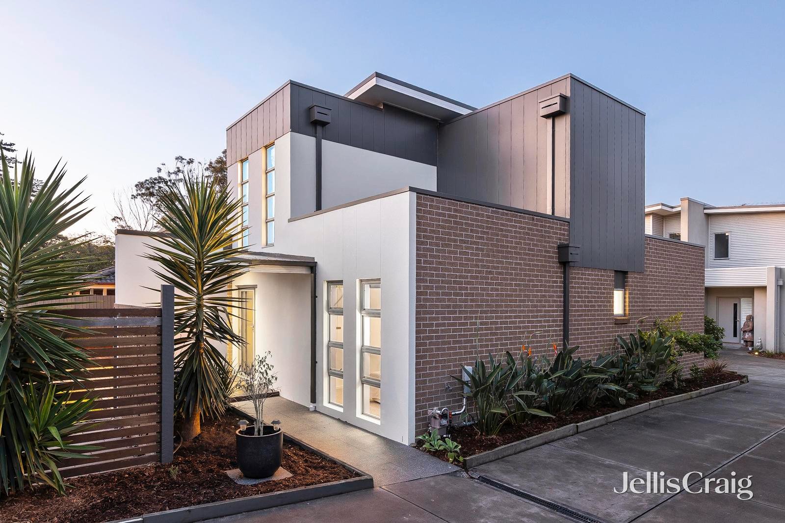 1/35 Spray Street, Mornington image 1