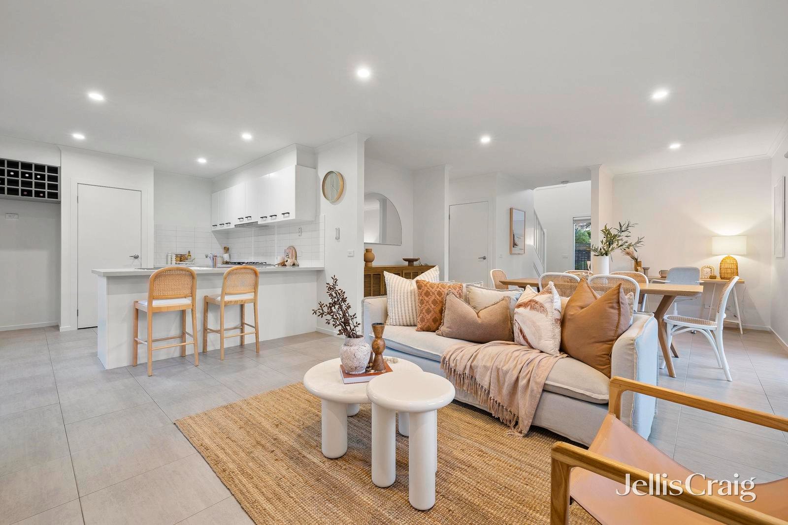 1/35 Spray Street, Mornington image 2