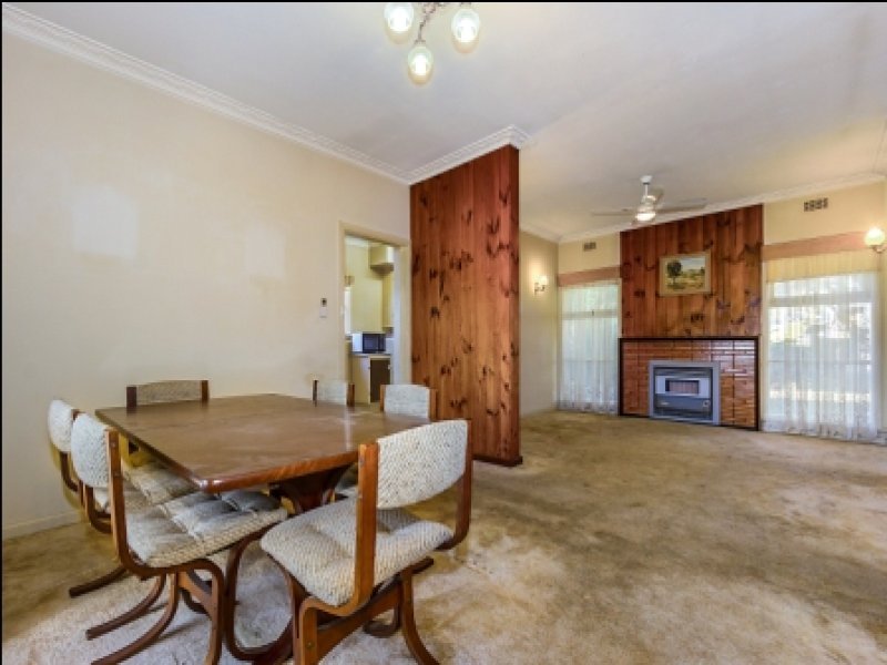 135 Woodhouse Grove, Box Hill North image 3