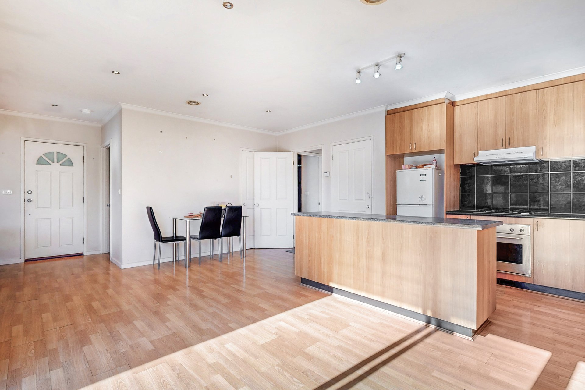 1/350 Haughton Road, Clayton image 3