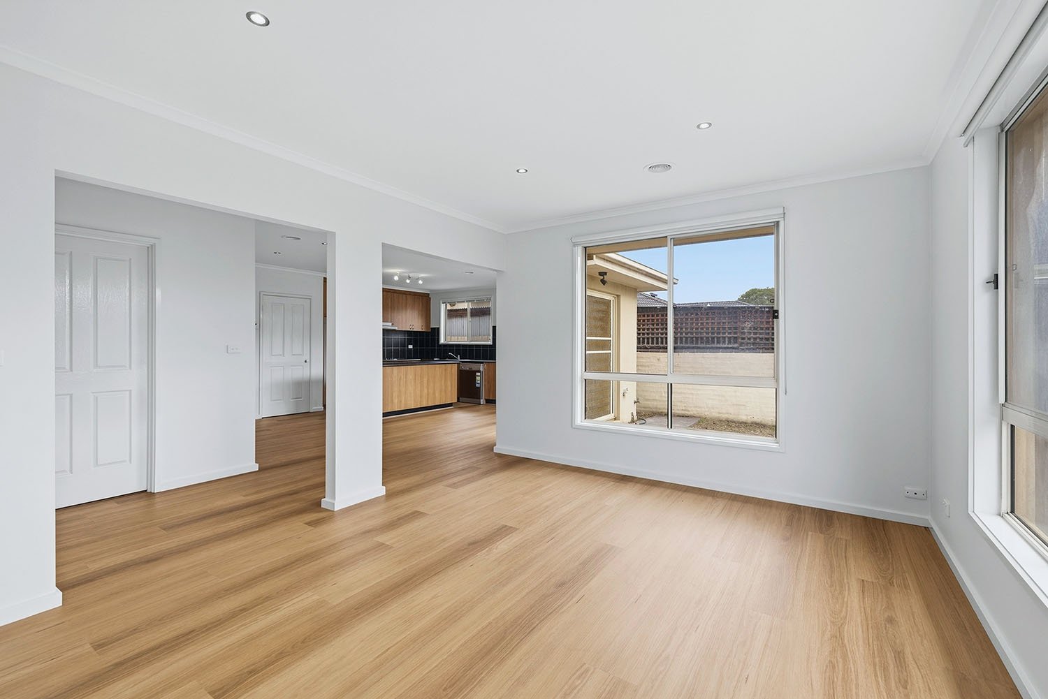 1/350 Haughton Road, Clayton image 2