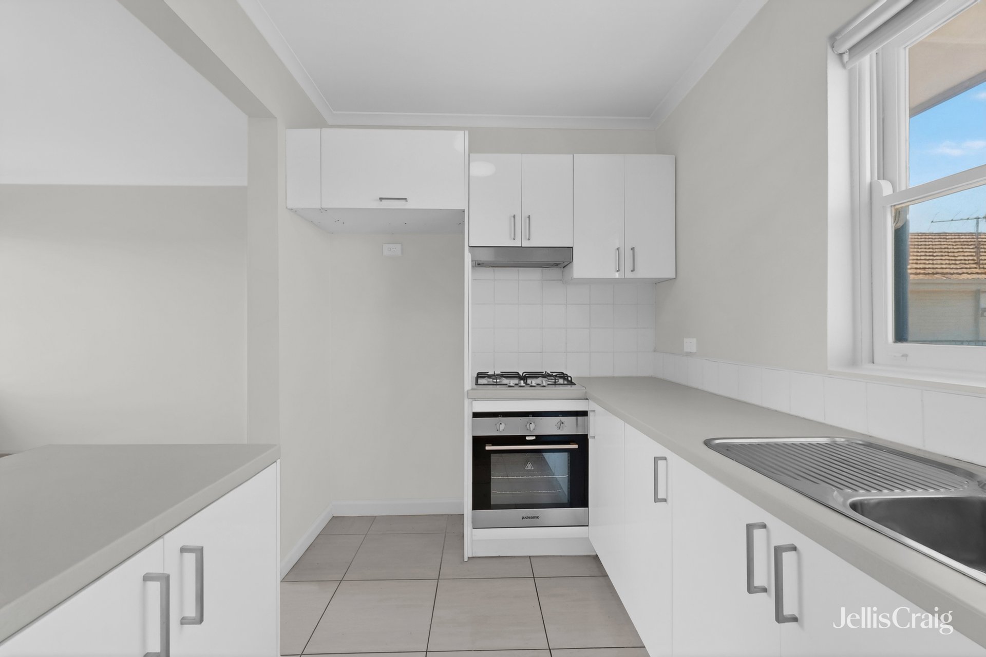 13/50 Richardson Street, Essendon image 2