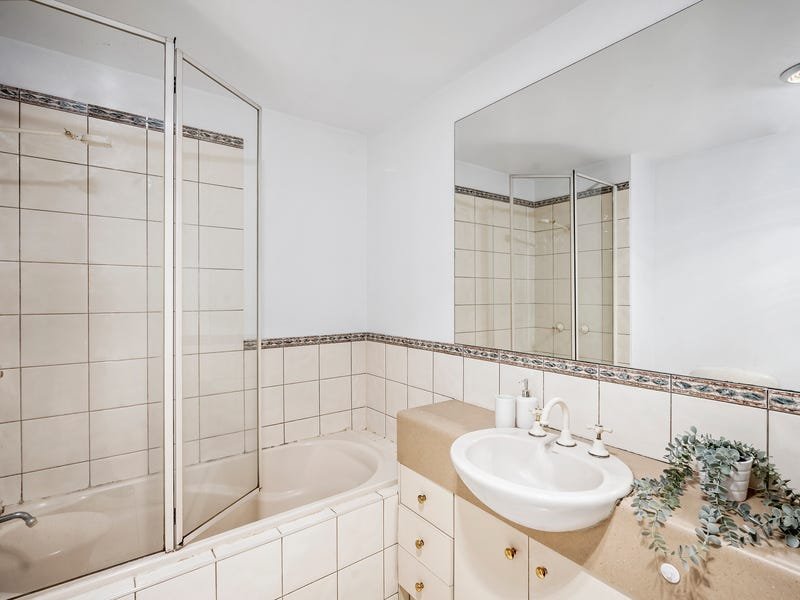 Property Gallery Thumbnail 8