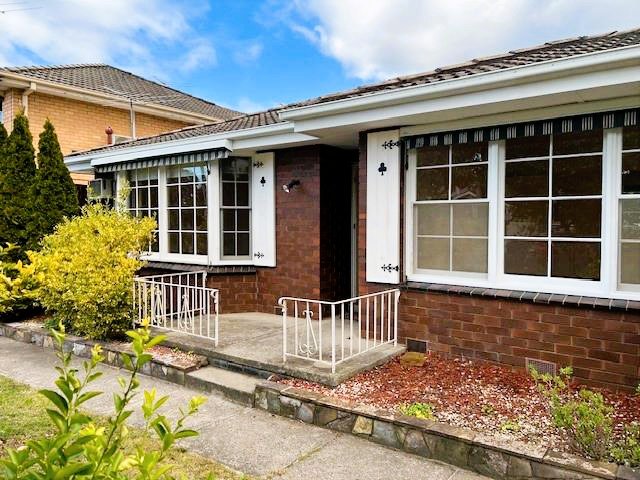1 / 351 Kooyong Road  Elsternwick