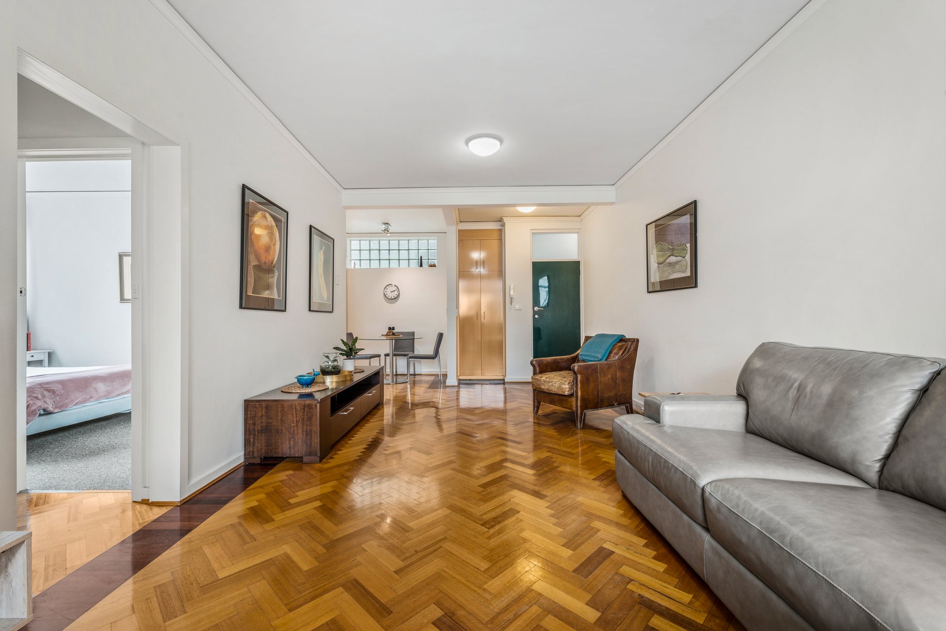 Property Gallery Thumbnail 3