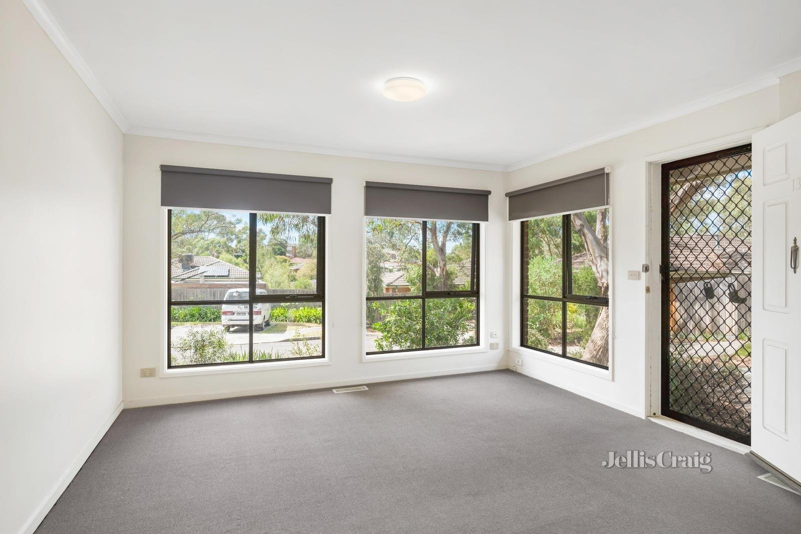 13/55 Broadford Crescent, Macleod image 3