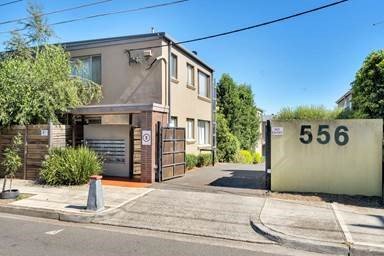 13/556 Moreland Road, Brunswick West image 1