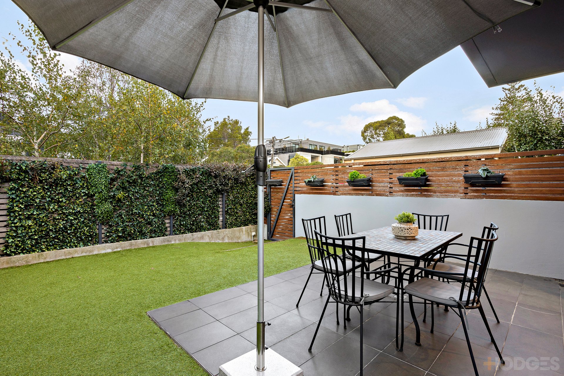 1 / 36 Crisp Street Hampton