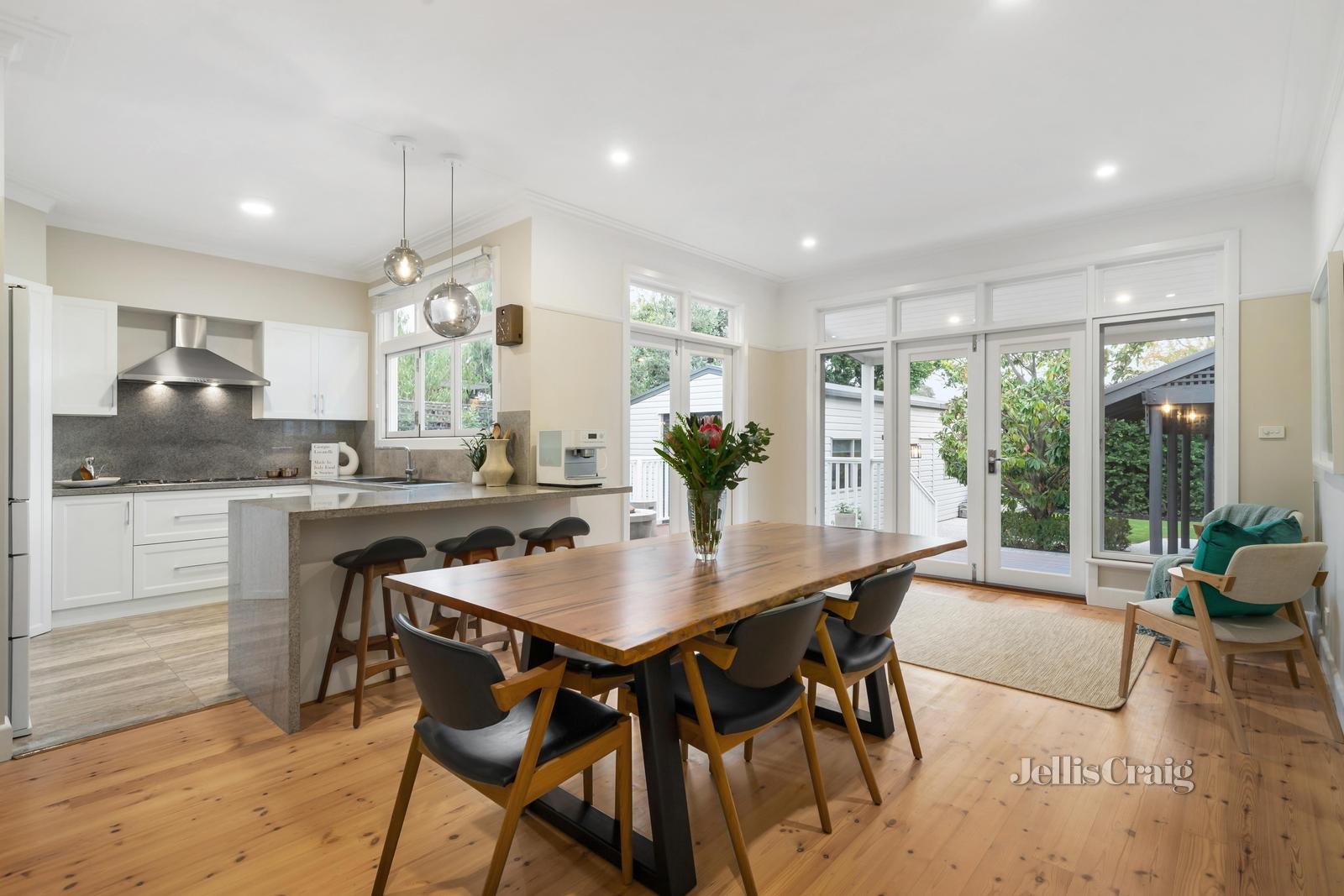 136 Ivanhoe Parade, Ivanhoe image 4