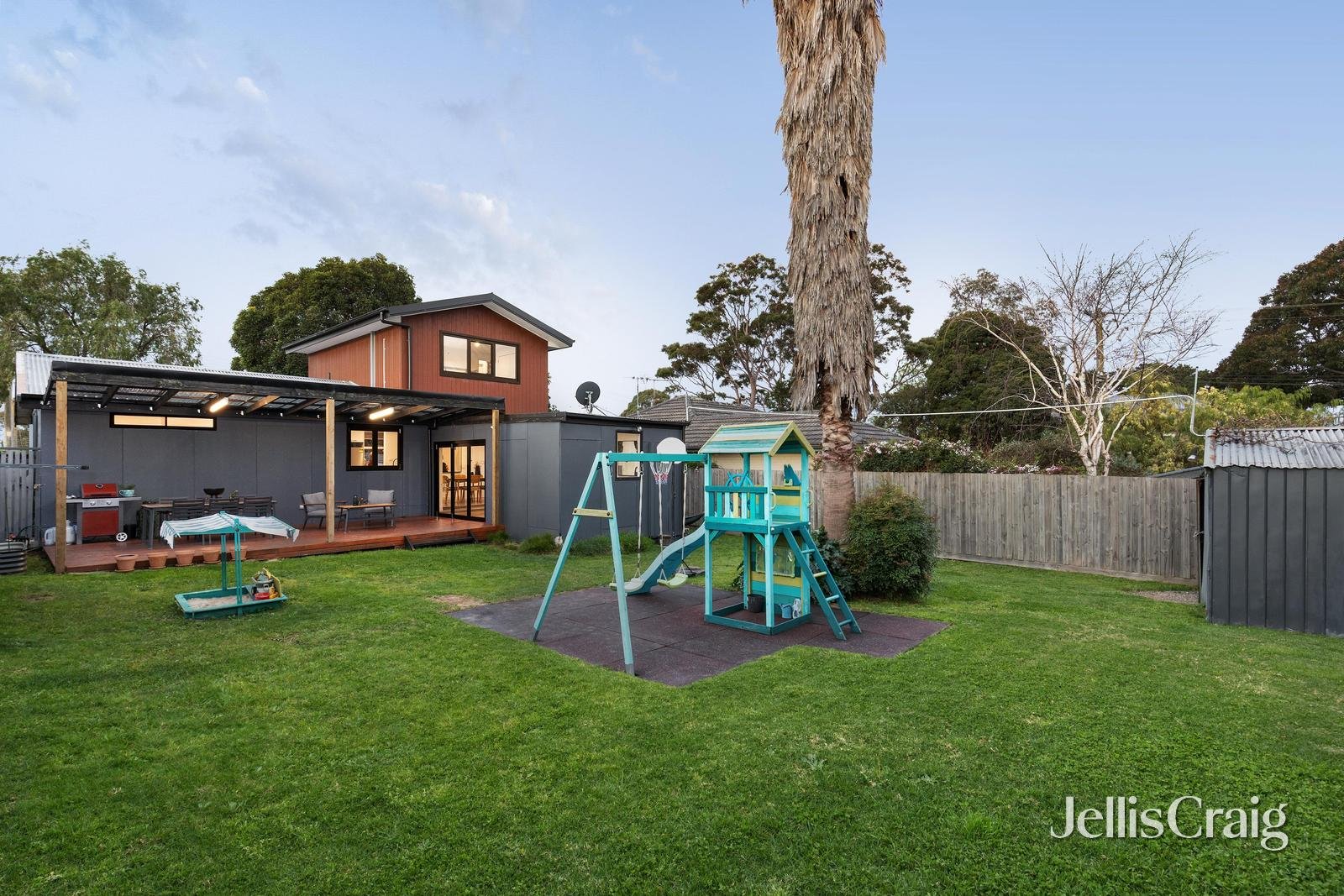 136 Nepean Street, Greensborough image 17