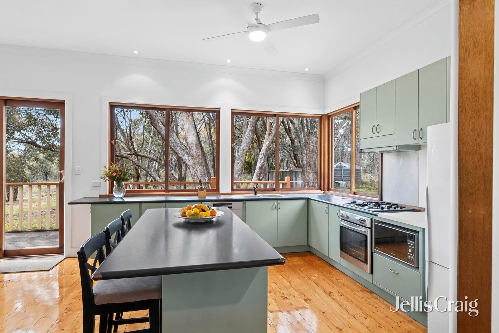 136 Sarah Court, Elphinstone image 3