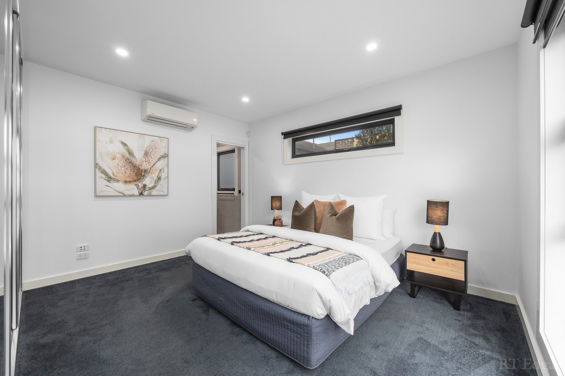 Property Gallery Thumbnail 9