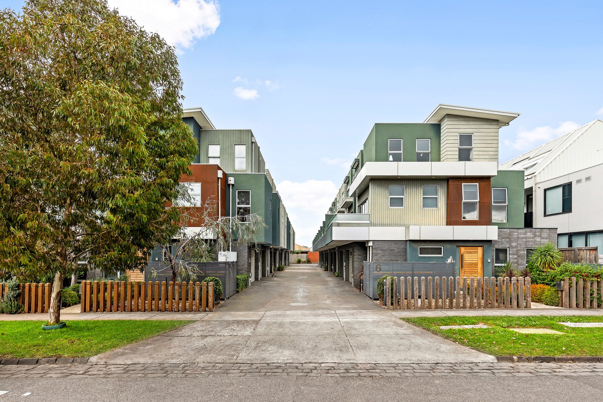 13/6 Winifred St