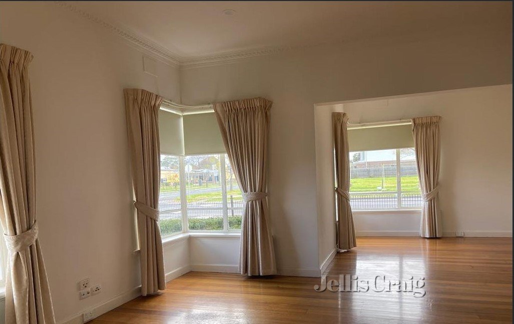 136 Woods Street, Newport image 2
