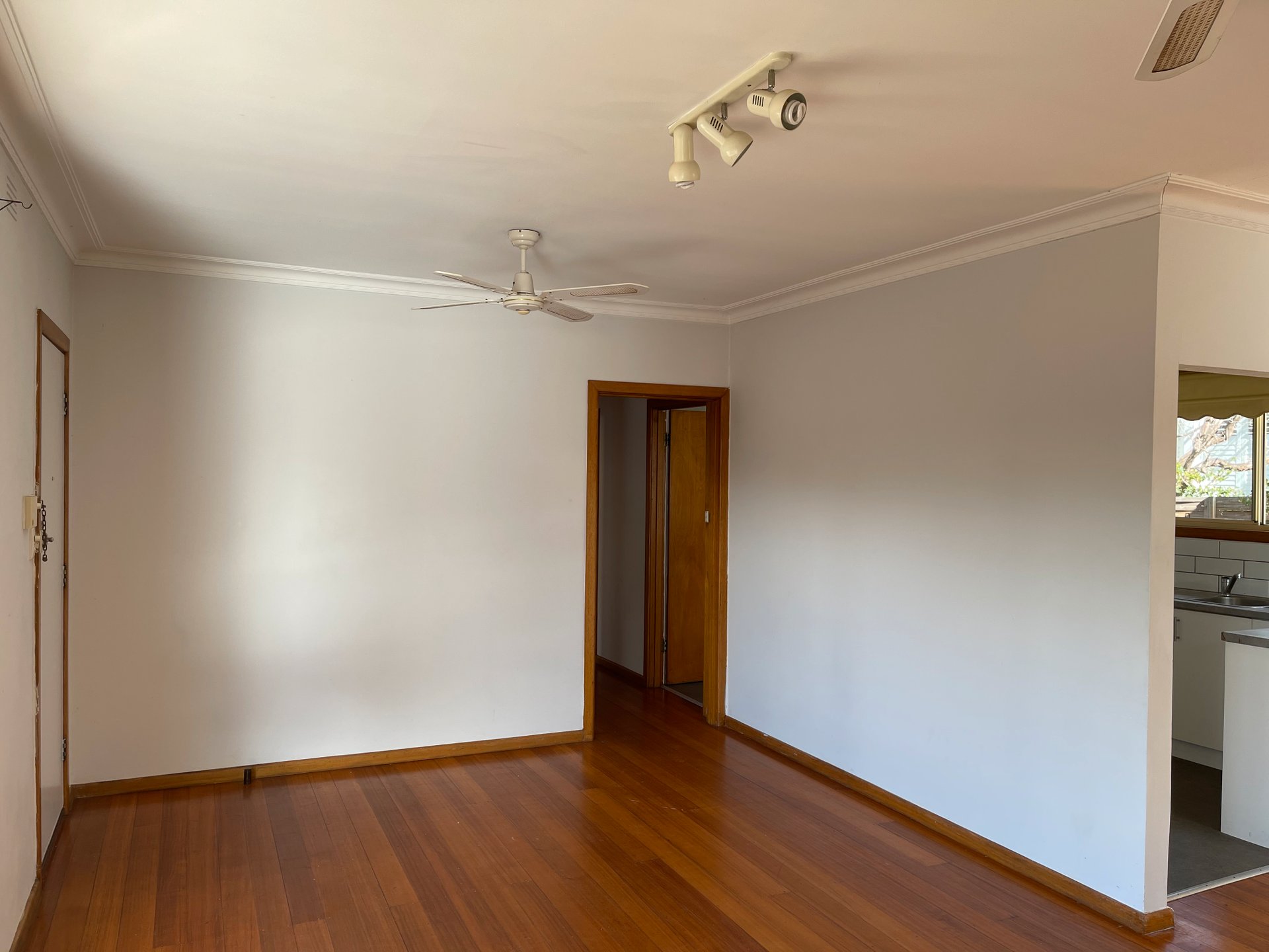 1/37-39 Clarke Street, Newtown image 6