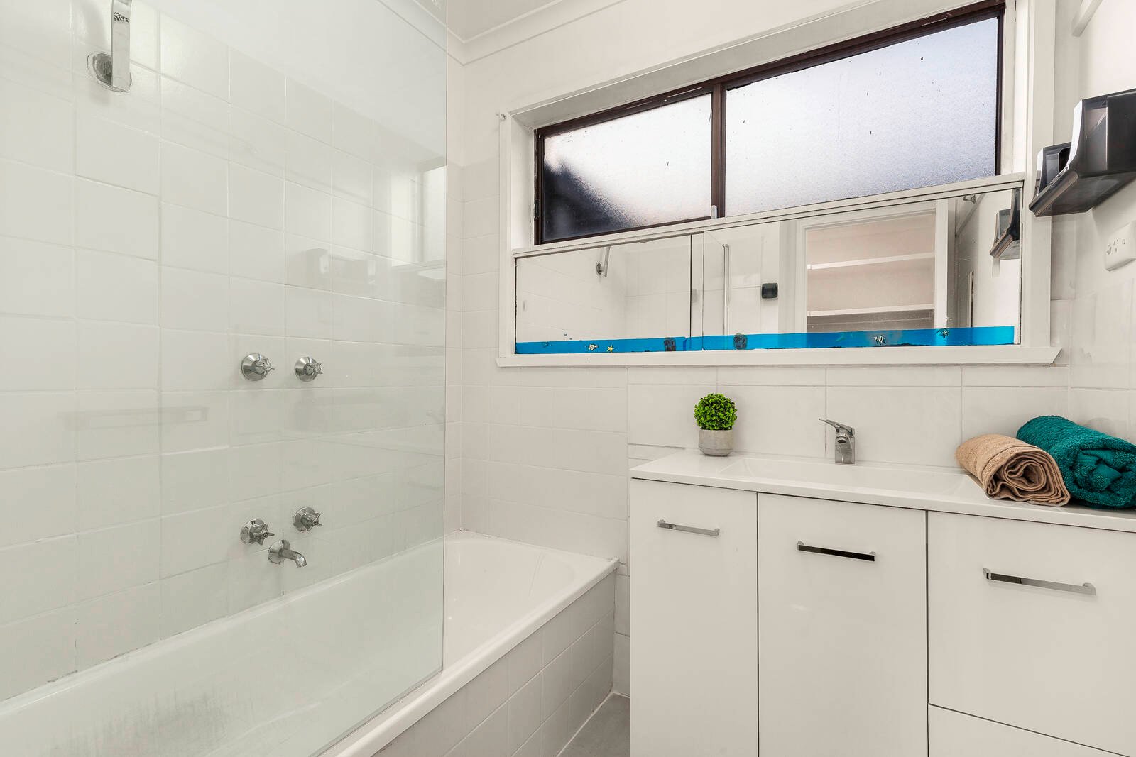 Property Gallery Thumbnail 8