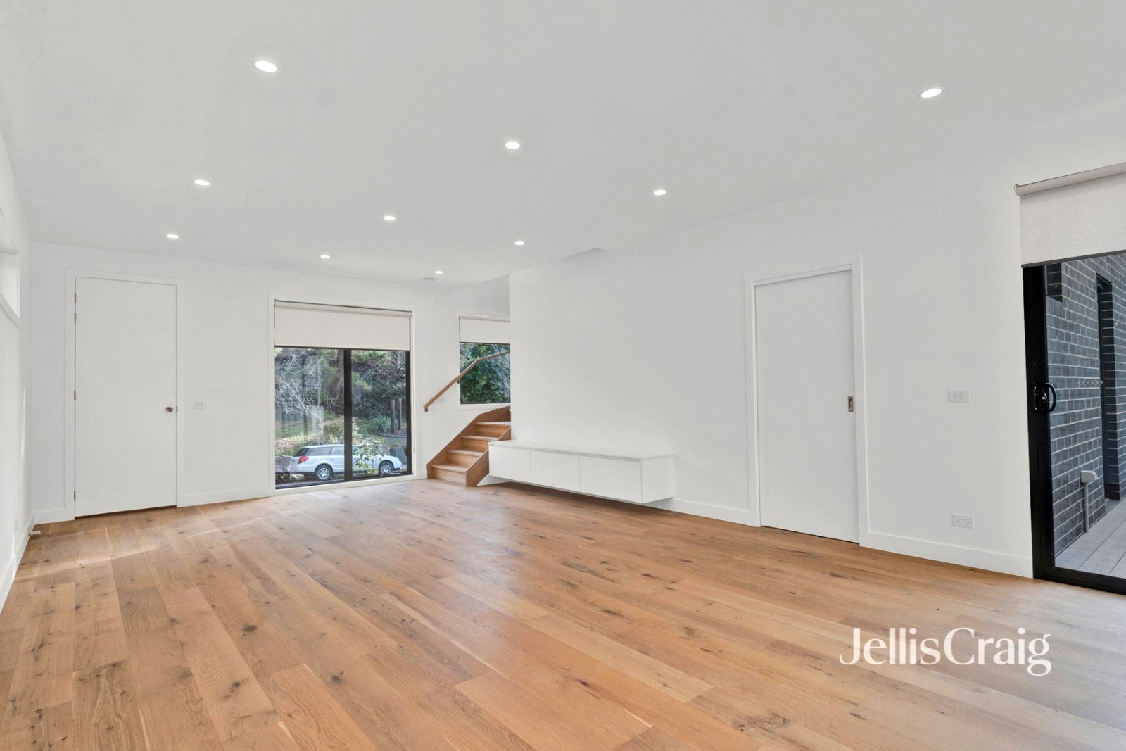 1/37 Alexandra Street, Greensborough image 2