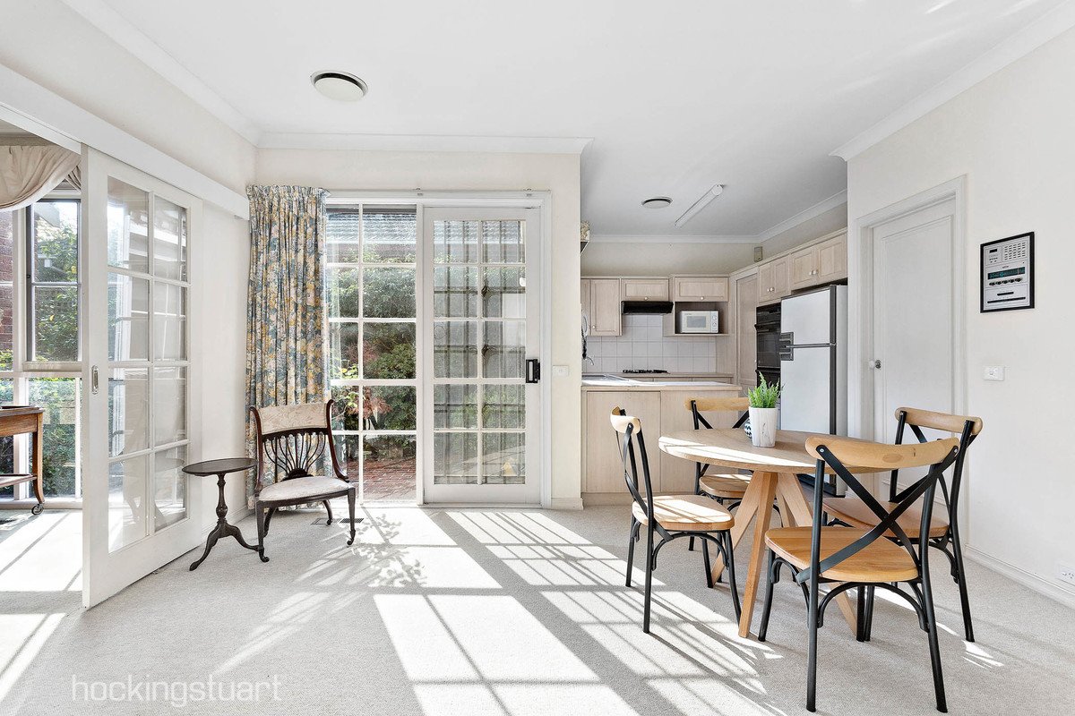 1/37 Aylmer Street, Balwyn North image 3