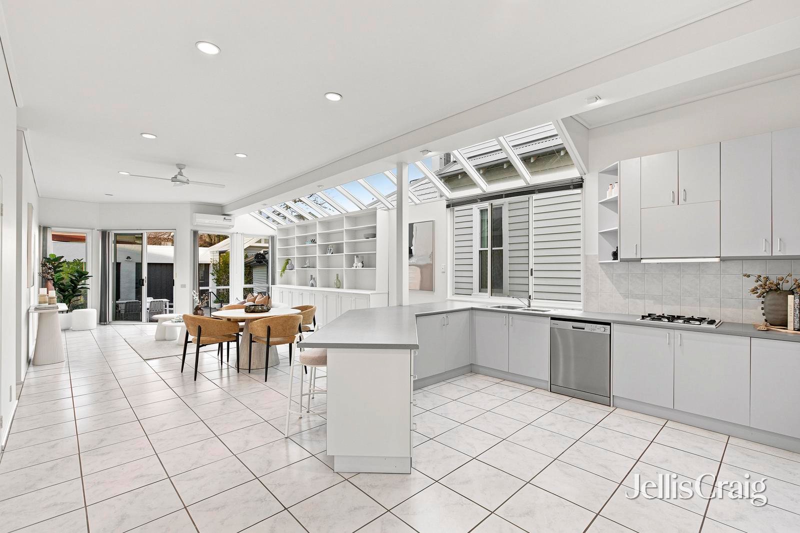 137 Beach Road, Sandringham image 4