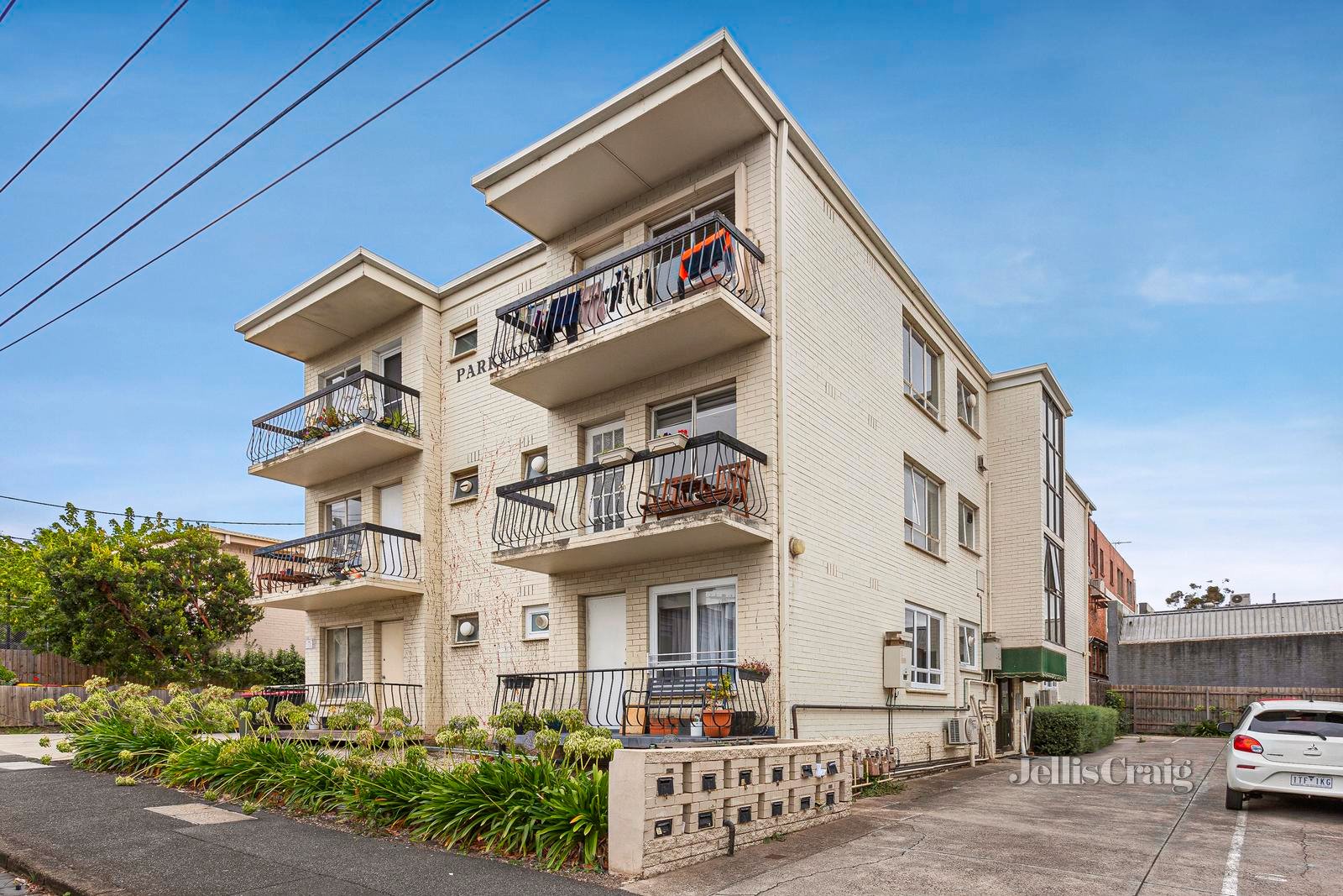 1/37 Bignell Street, Flemington image 2